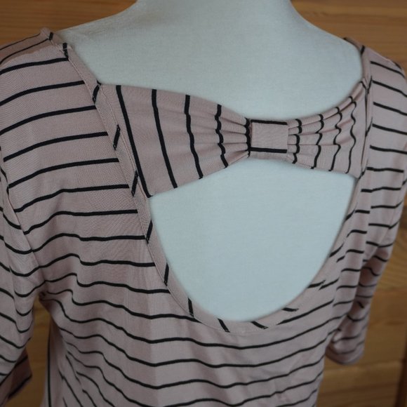 Chelsea & Theodore Black Striped Open Back Shirt Size Large - Picture 6 of 7